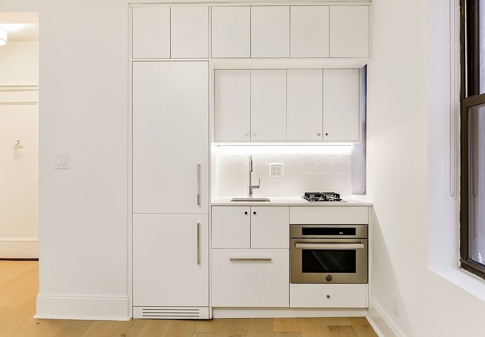 1st image of 220 W 24th St APT 4J