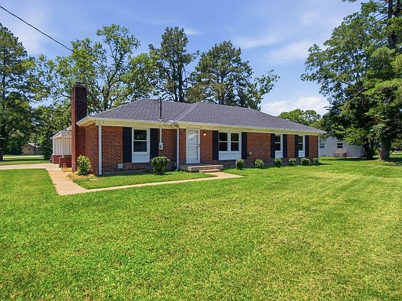 2nd image of 202 Derby Ln
