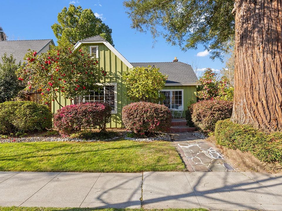 1st image of 204 Columbia Ave