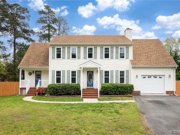 2900 Warfield Ridge Ter, Chester, VA 23831