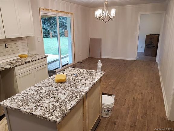 3rd image of 4300 Bedfordshire Dr