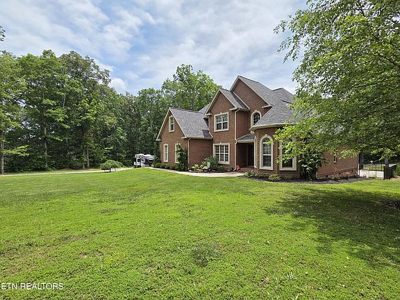 2nd image of 36 Lake Ct