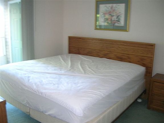 4th image of 34 Golfshores Dr APT 19
