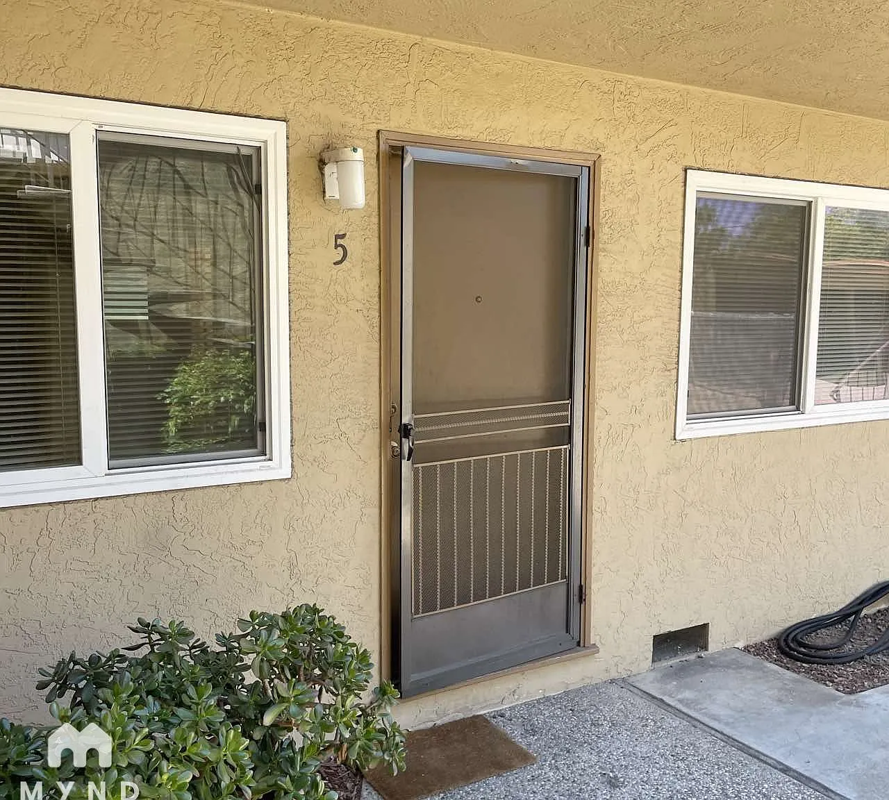 2 bed, 1.0 bath, 850 sqft, $2,350 — Photo 2
