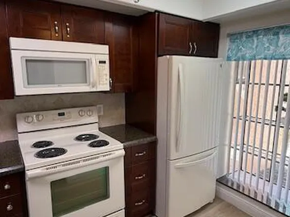 2209 SW 15th Street, Deerfield Beach, FL 33442