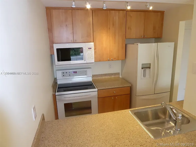 2530 SW 3rd Ave #503 — Photo 5