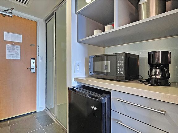 5th image of 410 Atkinson Dr #657