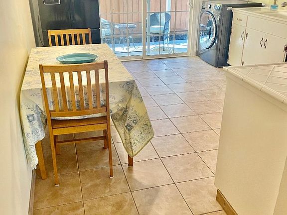 4th image of 564 Annie Laurie St APT 3