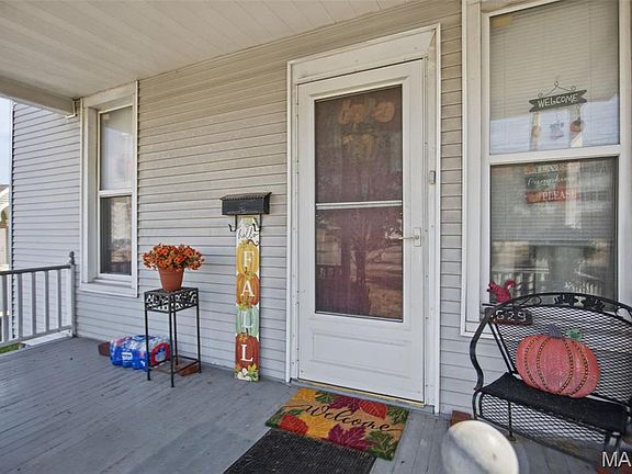5th image of 1629 Main St