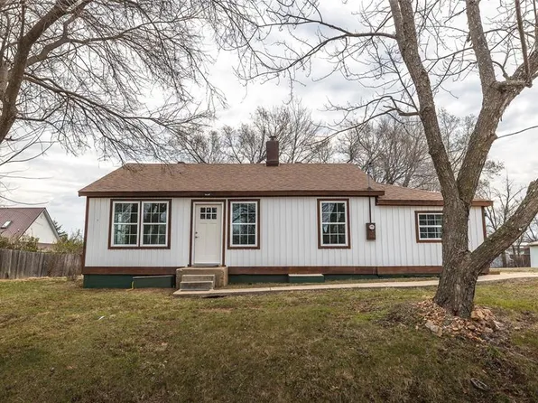 303 S Pine St, Dixon, MO 65459