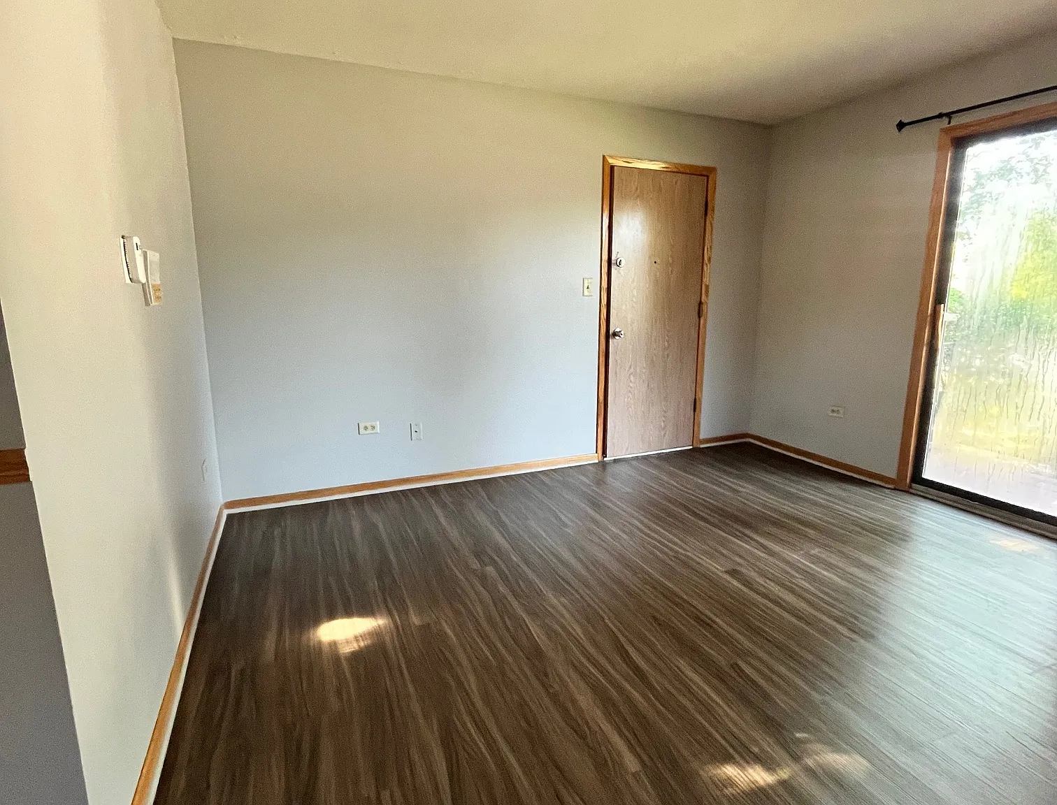 8942 S Roberts Rd — Photo 3