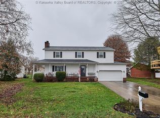 995 Hickory Mills Rd, Hurricane, WV 25526