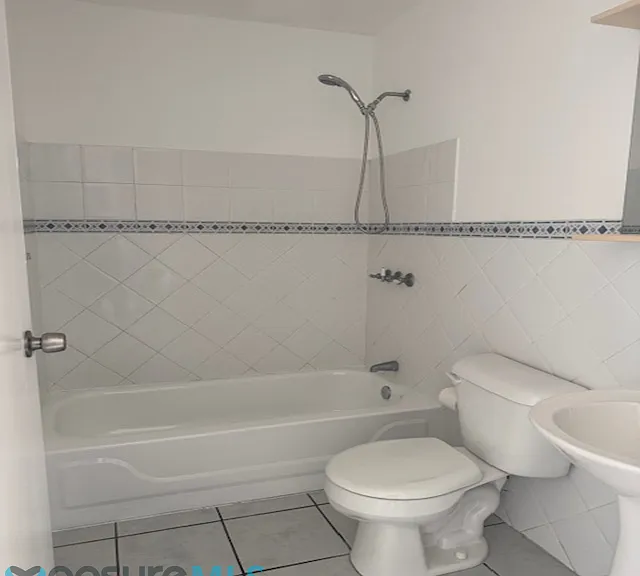 Cll Miguel Pou Boulevard #402 — Photo 11
