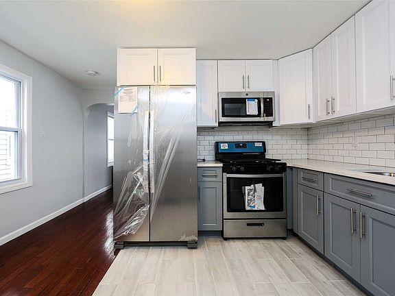 3rd image of 14605 Sutter Ave