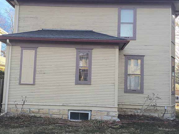 2nd image of 1015 Marquette St