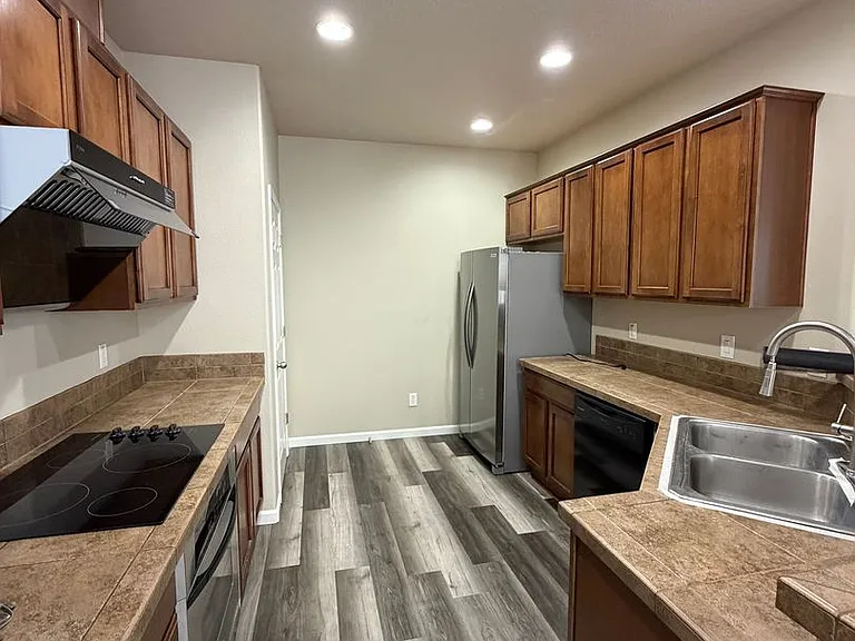 6108 NE 84th Ave — Photo 8