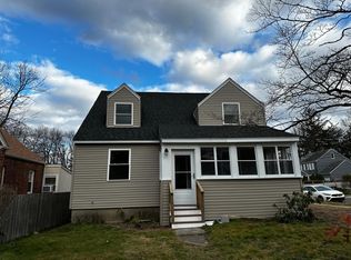 352 Oakwood Ave, West Hartford, CT 06110