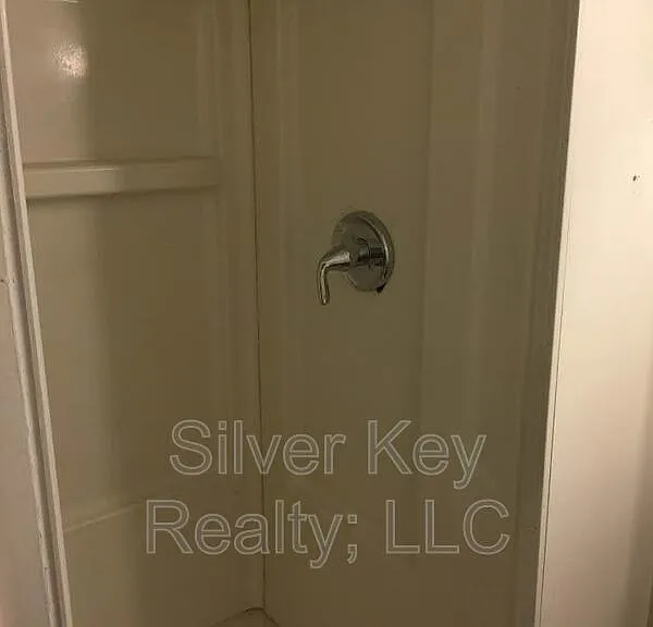107 Forrest Ave #7 — Photo 8