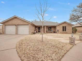 9714 Lynnhaven Ave, Lubbock, TX 79423