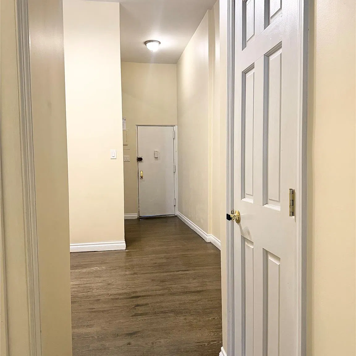 1 bed, 1.0 bath, 400 sqft, $1,900 — Photo 3