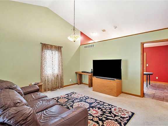 2nd image of 1960 Creekbank Ln
