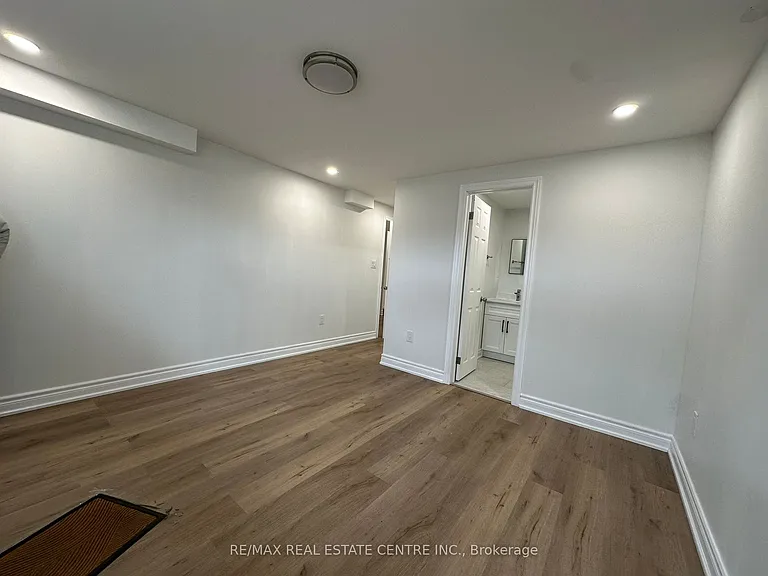 67 York Rd #BASEMENT — Photo 11