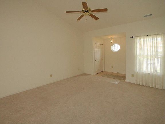 4th image of 5427 Younkin Dr