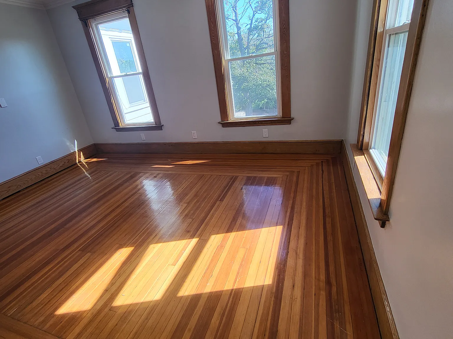 3 bed, 1000 sqft, $1,800 — Photo 4