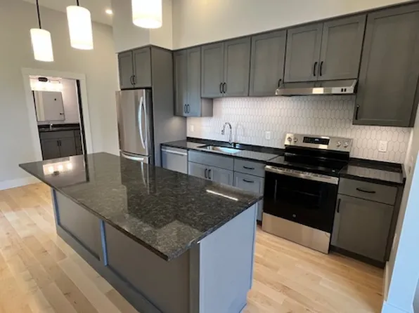 81 Maple St #7, Florence, MA 01062