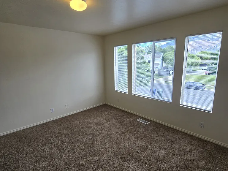 593 S 430 W — Photo 5