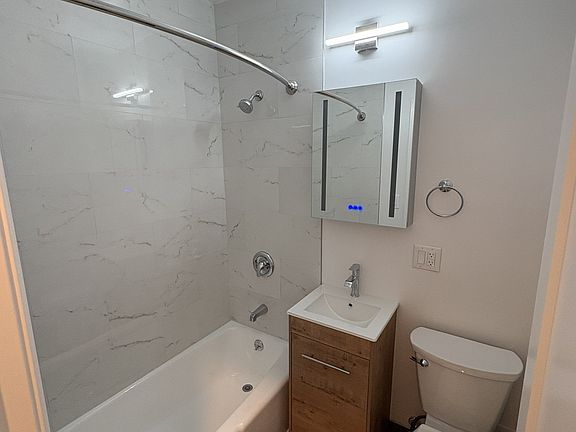 4th image of 1566 2nd Ave APT 2F
