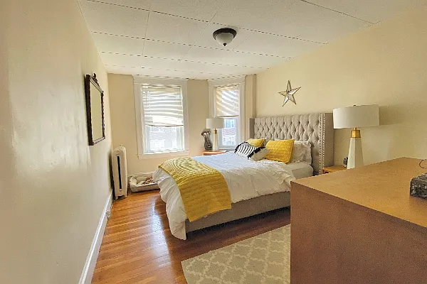 1 bed, 1.0 bath, 550 sqft, $2,200 — Photo 2