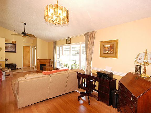 5th image of 2861 NE Yorkshire Ln