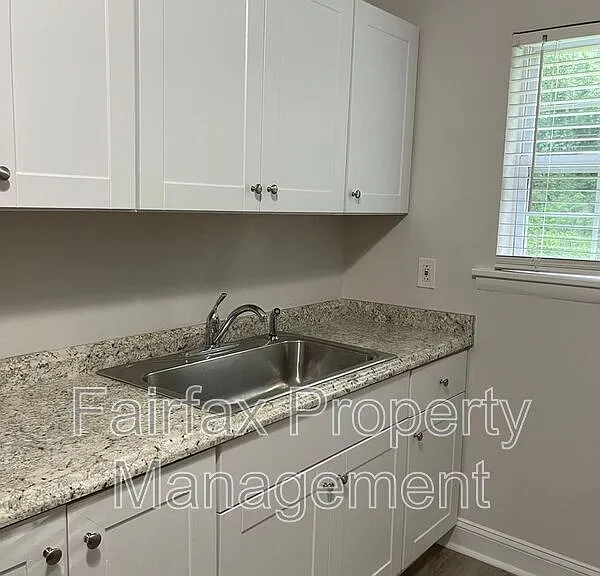 1120 Elmo St #B — Photo 8