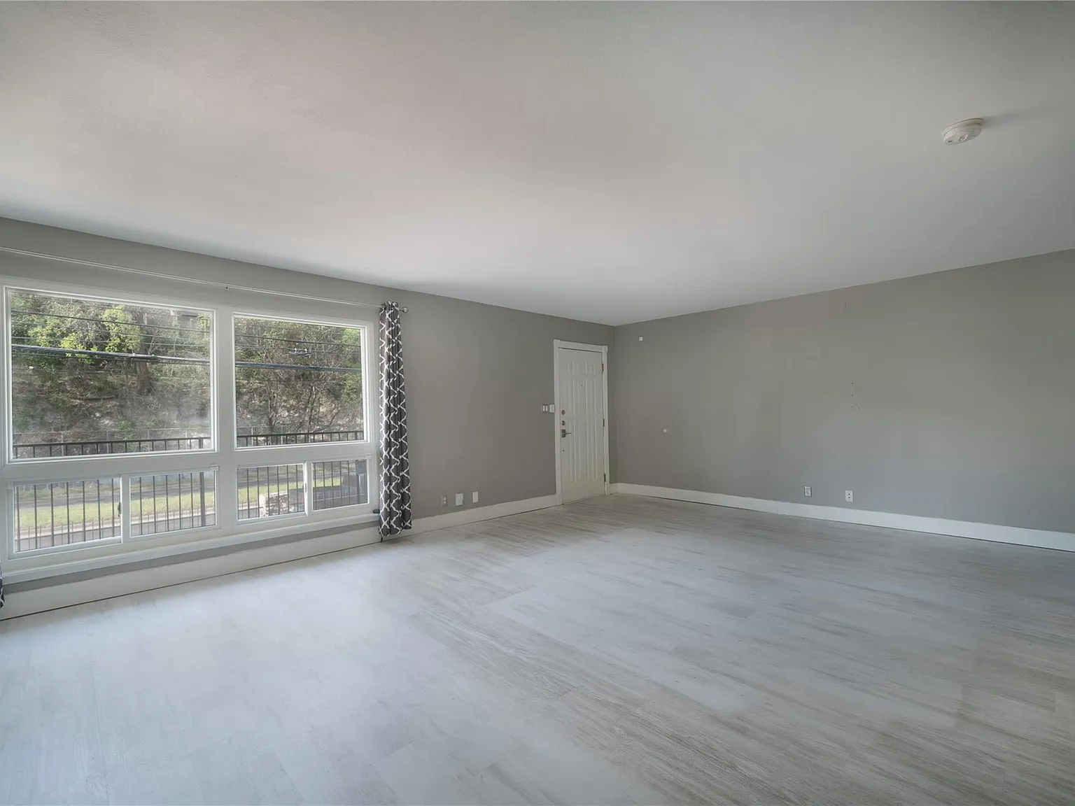 3 bed, 2.5 bath, 1465 sqft, $3,000 — Photo 4