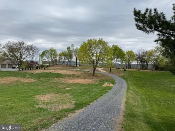 354 W Main St, Fredericksburg, PA 17026