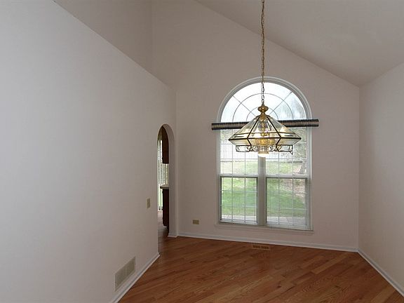 5th image of 1474 Diamond Dr
