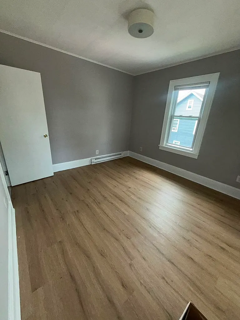 5 bed, $3,200 — Photo 2