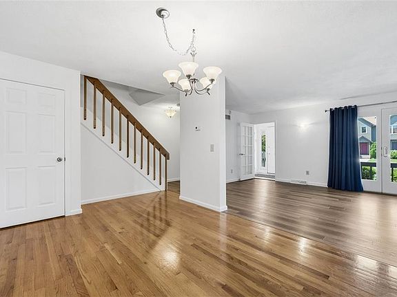 4th image of 200 Mayfield Ave APT E5