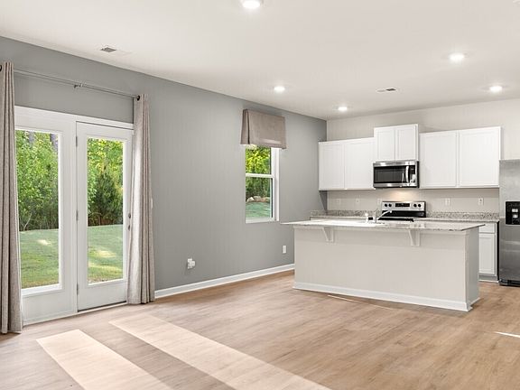 3rd image of 357 Creekview Way