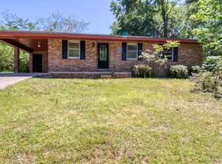 818 McInnis Springs Rd, Hattiesburg, MS 39401