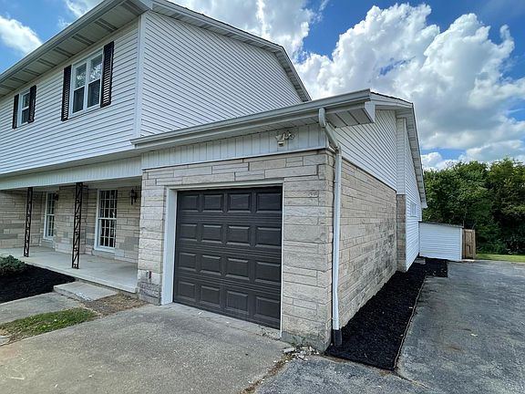 2nd image of 121 Lexington Dr