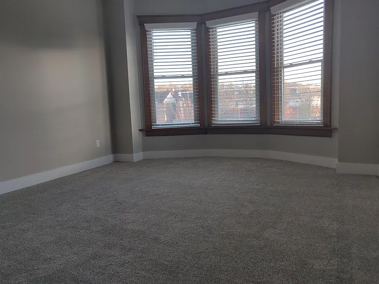 608 Columbia St — Photo 10