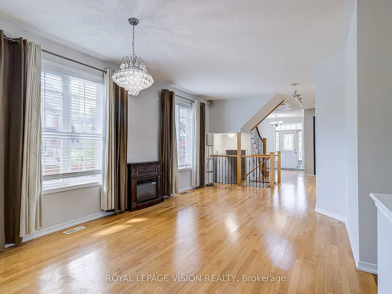 72 Jeanette St — Photo 6