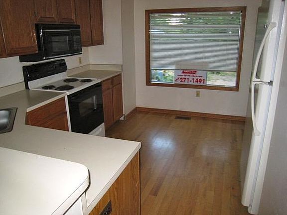 Eat in kitchen