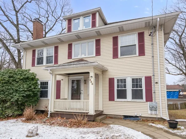 386 Wolcott St #1, Newton, MA 02466