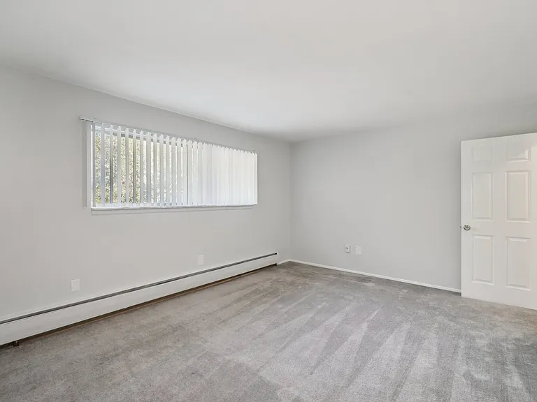 Independence Square Apartments — Photo 42