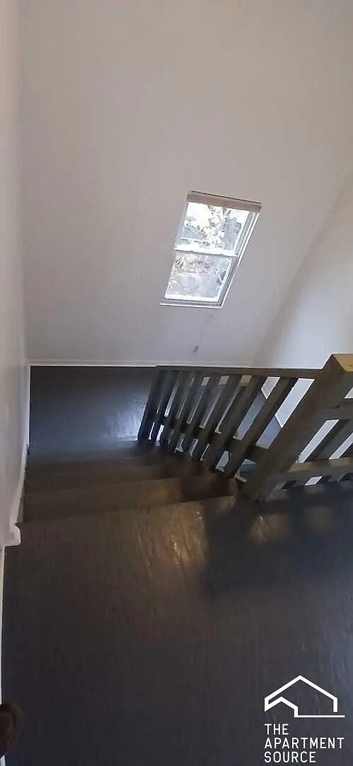 3 bed, 1300 sqft, $2,735 — Photo 3