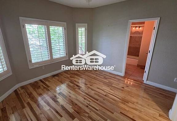 4th image of 281 Himalaya Ave