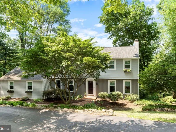 2601 Crum Creek Dr, Berwyn, PA 19312